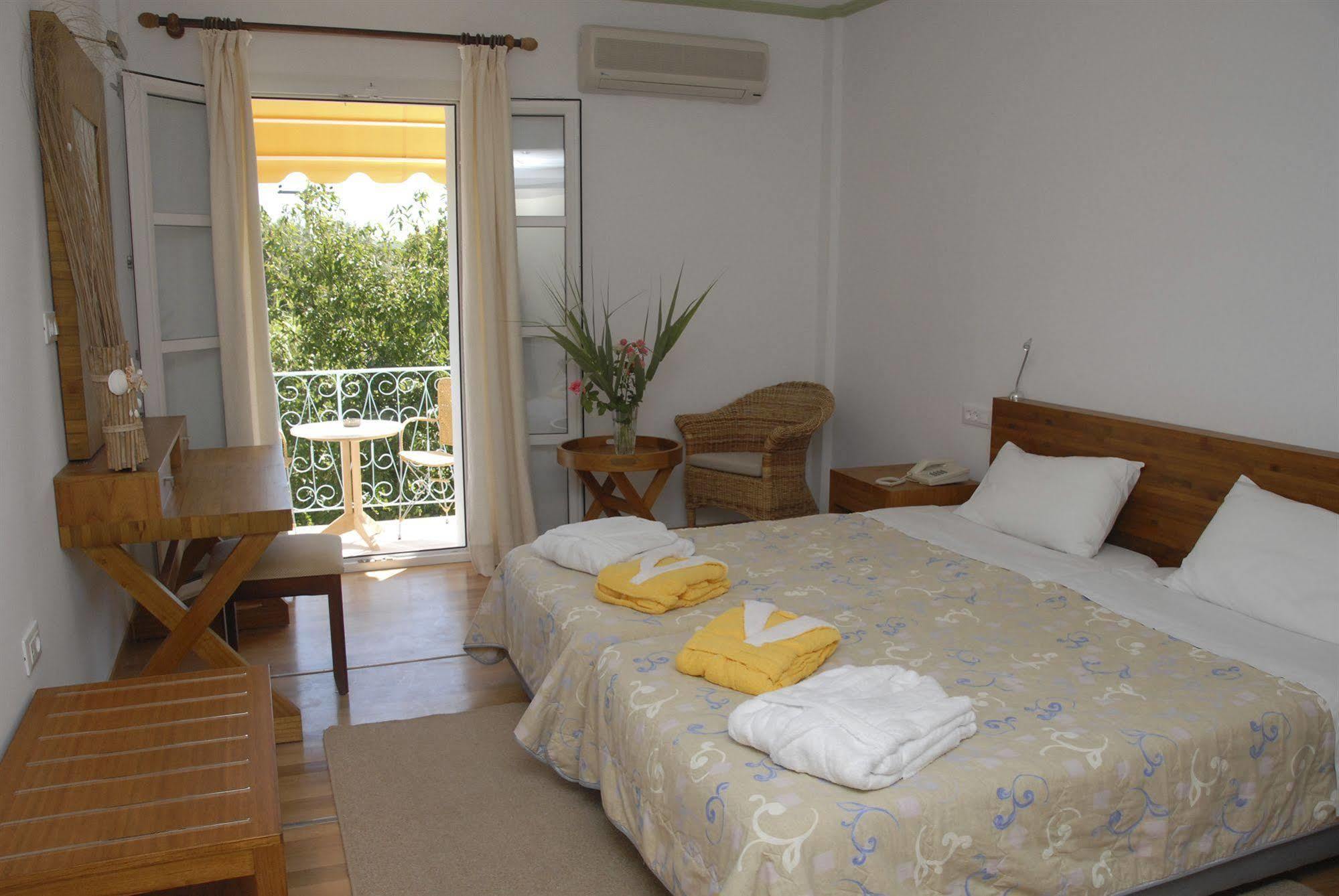 Ionian Princess Suites Hotel Acharavi  Quarto foto